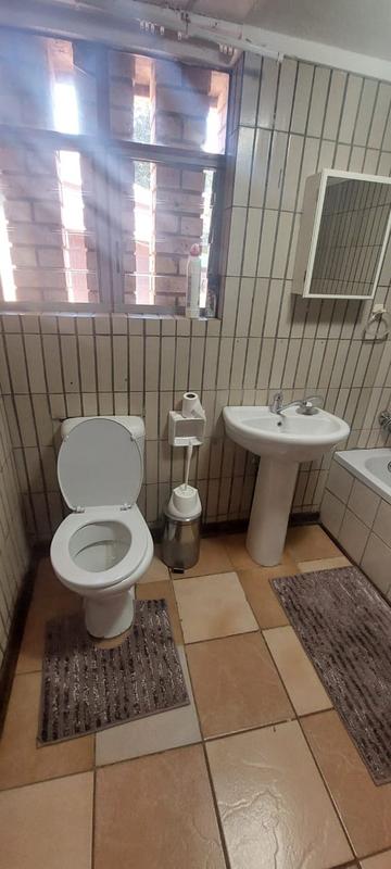 5 Bedroom Property for Sale in Riviera Park North West